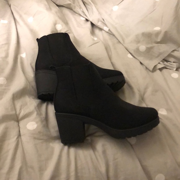 boohoo booties